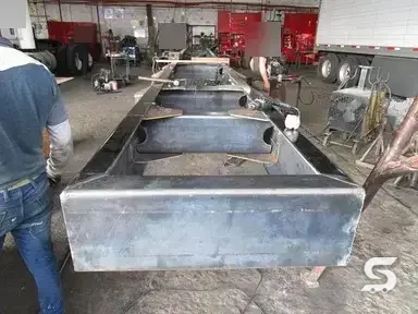 Conversión de quinta rueda a tortón en Kenworth T660, durante el proceso — Talleres Saucedo, Uruapan, Michoacán