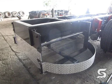 Conversión de quinta rueda a tortón en Kenworth T660, durante el proceso — Talleres Saucedo, Uruapan, Michoacán