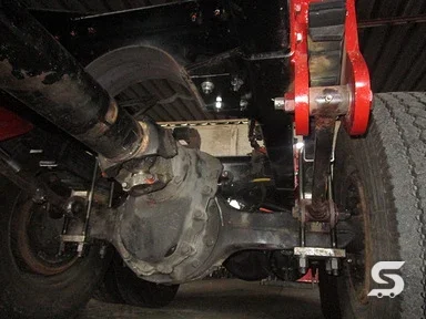 Conversión de quinta rueda a tortón en Kenworth T660, durante el proceso — Talleres Saucedo, Uruapan, Michoacán