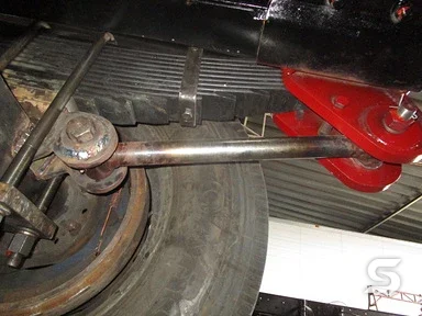 Conversión de quinta rueda a tortón en Kenworth T660, durante el proceso — Talleres Saucedo, Uruapan, Michoacán