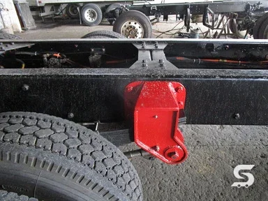 Conversión de quinta rueda a tortón en Kenworth T660, durante el proceso — Talleres Saucedo, Uruapan, Michoacán