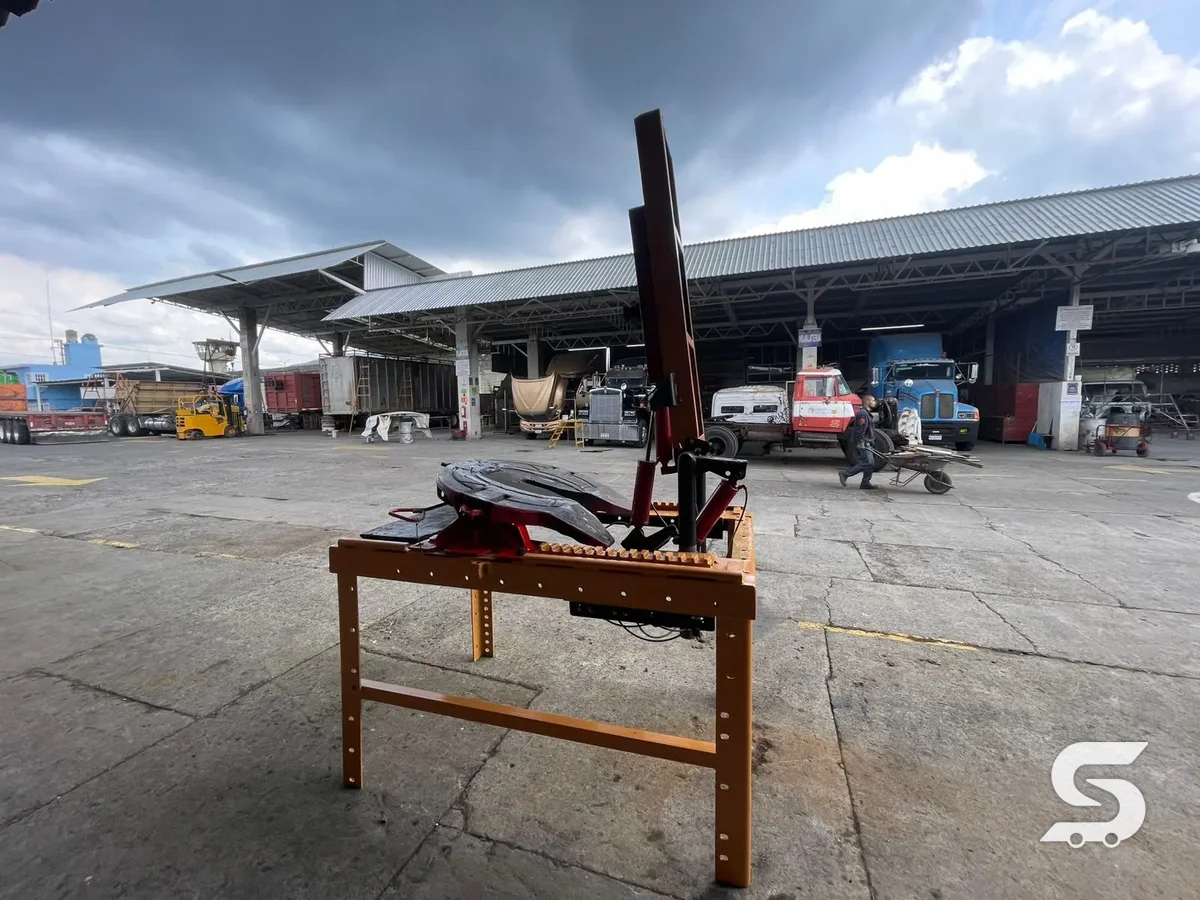 Reparación de Quintas Ruedas en Talleres Saucedo, taller de tractocamiones en Uruapan, Michoacán