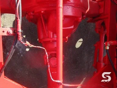 Suspensión de muelles y perchas reticuladas en tractocamión — Talleres Saucedo, Uruapan, Michoacán