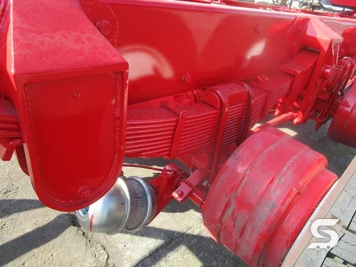 Suspensión de muelles y perchas reticuladas en tractocamión — Talleres Saucedo, Uruapan, Michoacán
