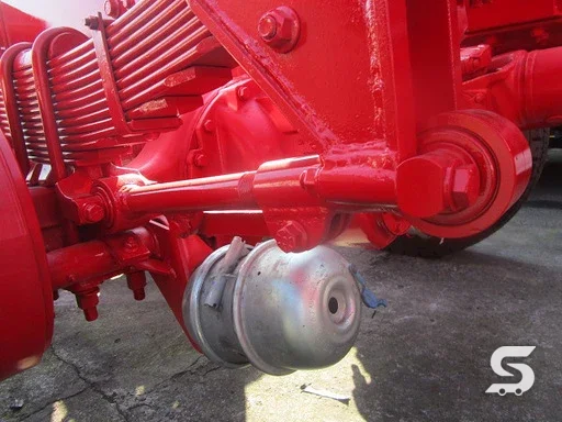 Suspensión de muelles y perchas reticuladas en tractocamión — Talleres Saucedo, Uruapan, Michoacán