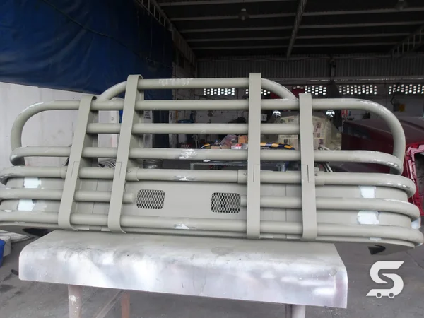 Fabricación de tumbaburros de acero al carbón reforzado en Talleres Saucedo, Uruapan