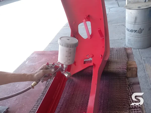 Fabricación de tumbaburros de acero al carbón reforzado en Talleres Saucedo, Uruapan